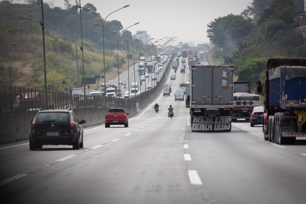 Feriado de 12 de Outubro deve levar 18,4 milhões de veículos para as rodovias concedidas de SP
