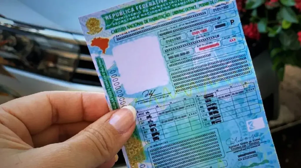 Em 8 meses, SP emitiu mais de 59 mil ‘CNHs internacionais’, número que supera a soma de todo o ano de 2025