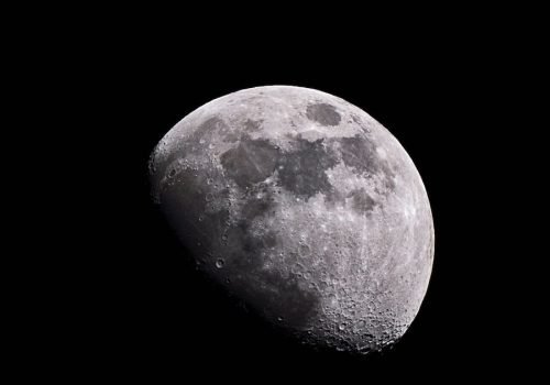 Nas condições atuais do clima lunar, o ferro gama não deveria existir por lá, segundo o estudo. Foto:  Dr K Kar/Getty Images