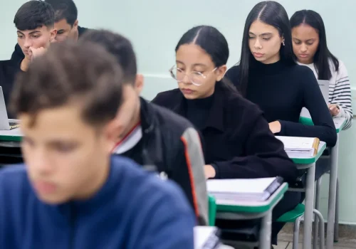 Provão Paulista oferece ingresso direto no ensino superior público e gratuito para os jovens, adultos e idosos - Foto: Divulgação/Governo de São Paulo
