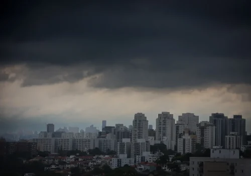 Zonas norte, centro, leste e oeste da capital paulista receberam alertas meteorológicos. Foto: Governo de SP