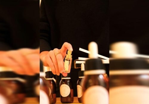 Ateliê de Perfume em Paris permite que o visitante crie sua própria fragância