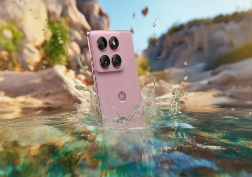 Motorola Edge 70 Neo será comercializado em quatro opções de cor: Mountain View, Milky Blue, Sage e Gray Lilac Foto:  91Mobiles/reprodução