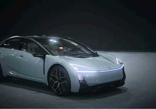 Arte conceitual do Corolla elétrico - Imagem: Divulgação/Toyota