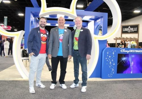 Alejandro Flores, Alexander Haim e Jeff van Langeveld, da Disney Destinations