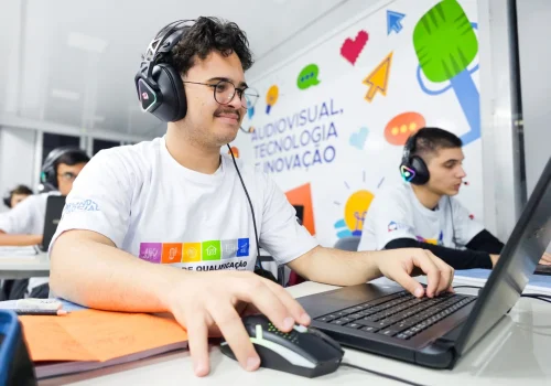 Caminho da Capacitação leva aulas gratuitas a 17 cidades da Grande SP a partir de segunda-feira (26)