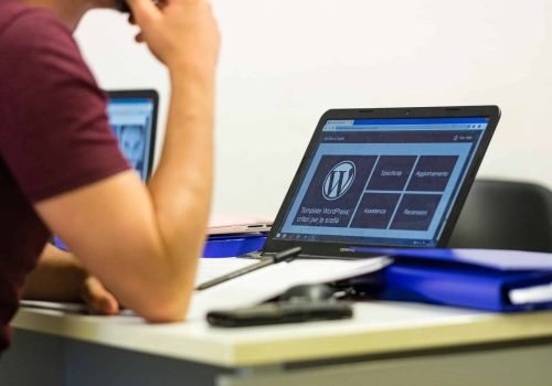 Isso fez com que inúmeros sites fossem afetados - Imagem: photostock360/Shutterstock